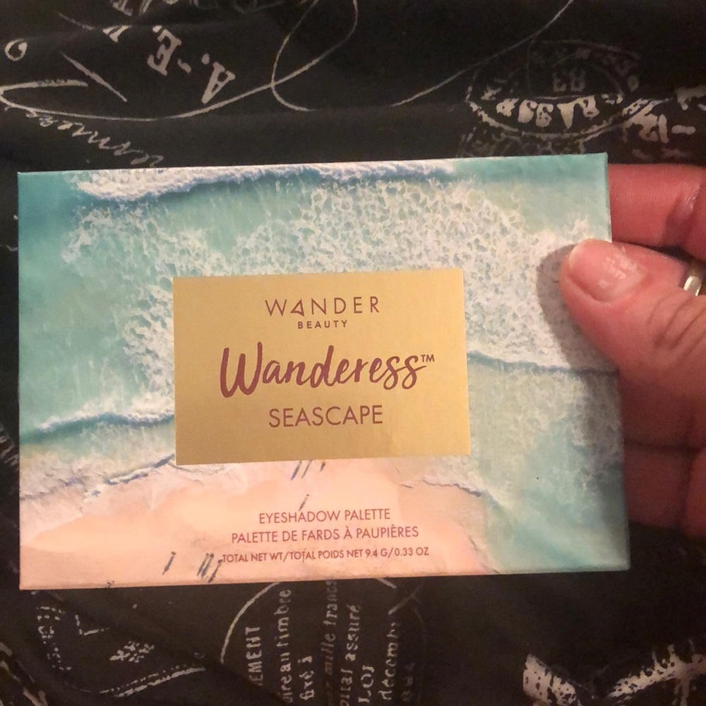 Wanderess seascape eyeshadow palette